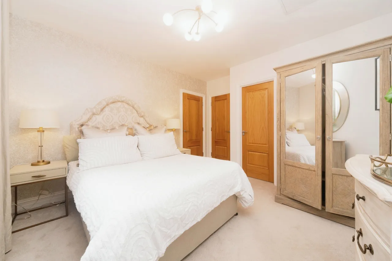 Consort Drive, Leatherhead, KT22, photo 8
