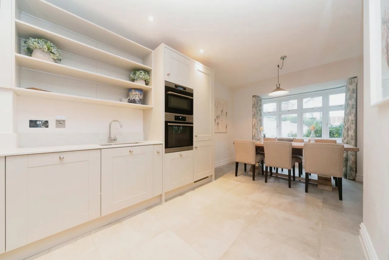 Consort Drive, Leatherhead, KT22, photo 3