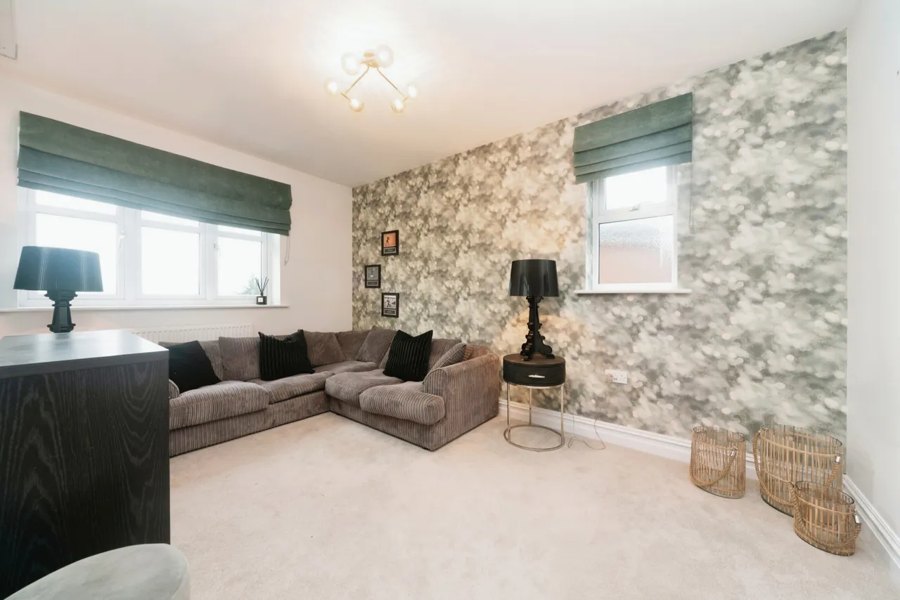 Consort Drive, Leatherhead, KT22, photo 4