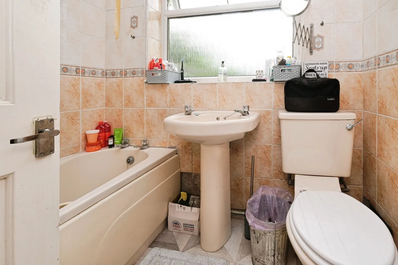 Common Road, NEWTON-LE-WILLOWS, Merseyside, WA12, photo 12