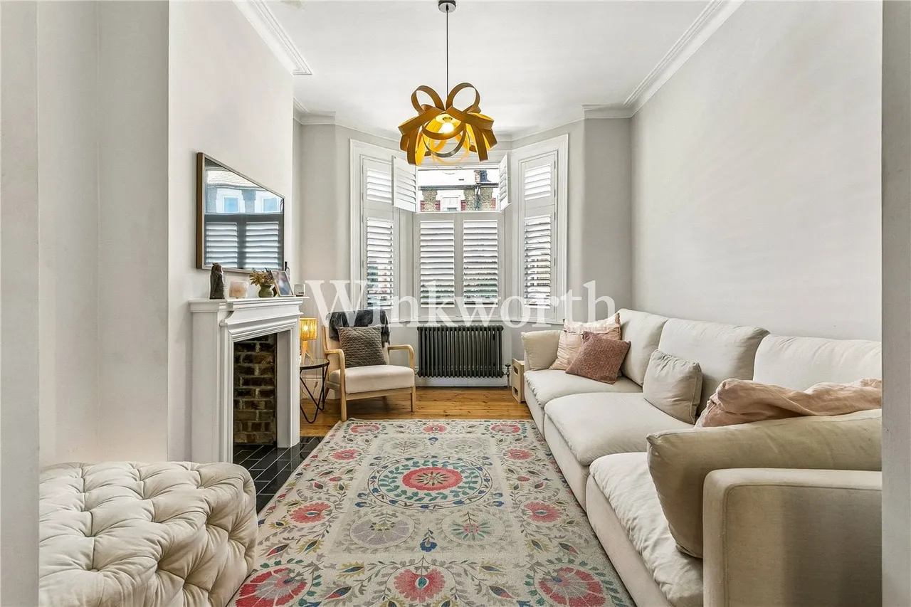 4 bed house to rent — Clonmell Road, London, N17
