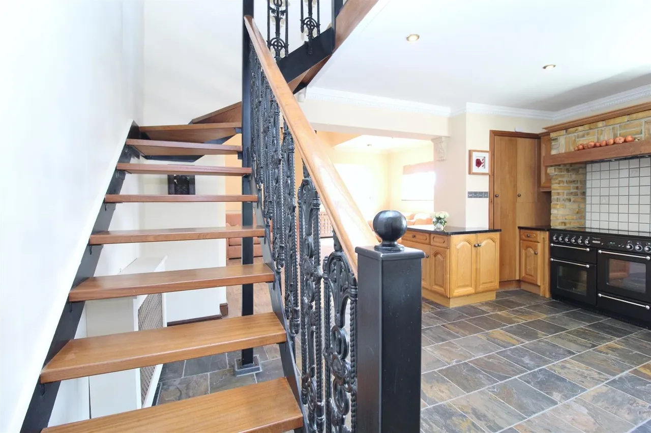 Mymms Drive, Brookmans Park, AL9, photo 5
