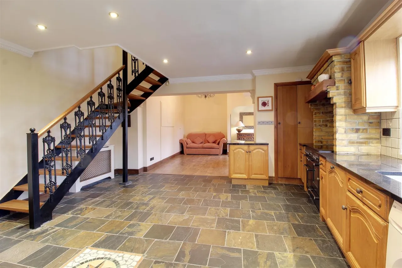 Mymms Drive, Brookmans Park, AL9, photo 12
