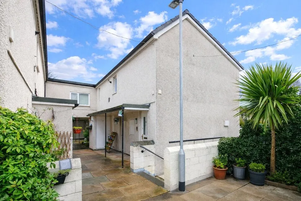 1 bed flat for sale — Dewhirst Close, Baildon, West Yorkshire, BD17