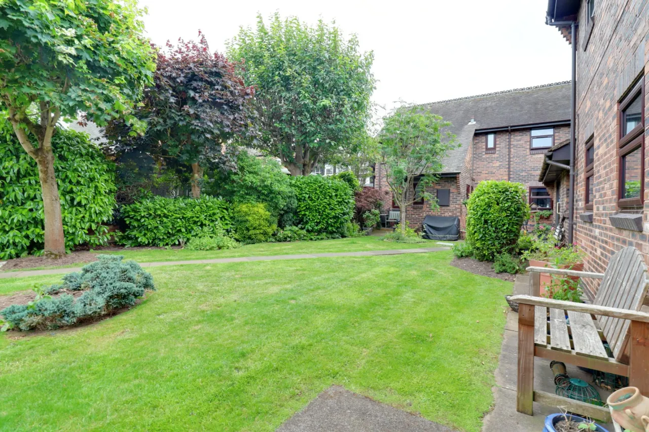 Wesley Close, Nantwich, photo 5