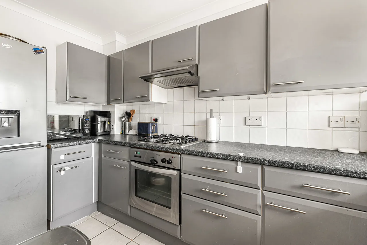 Beechwood Avenue, Sunbury-on-Thames, TW16, photo 4