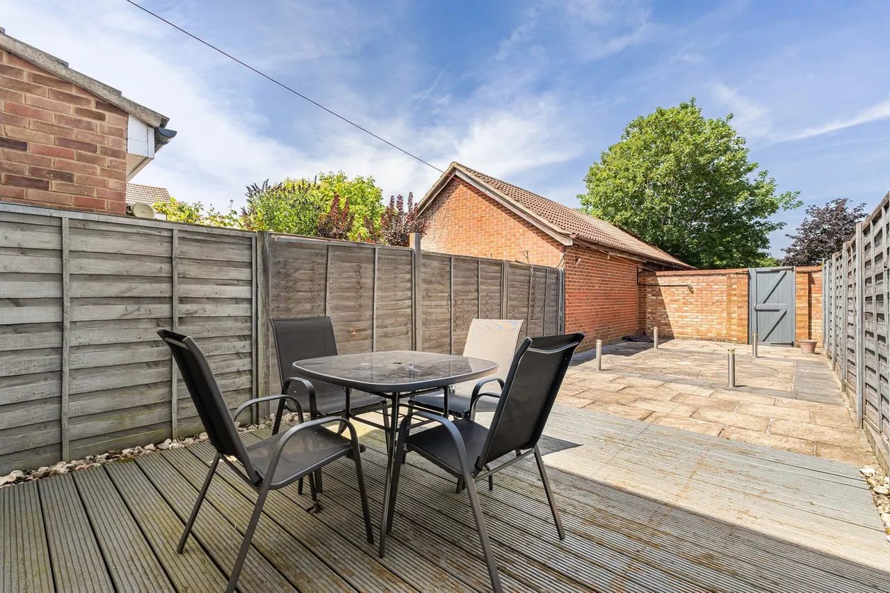 Beechwood Avenue, Sunbury-on-Thames, TW16, photo 9