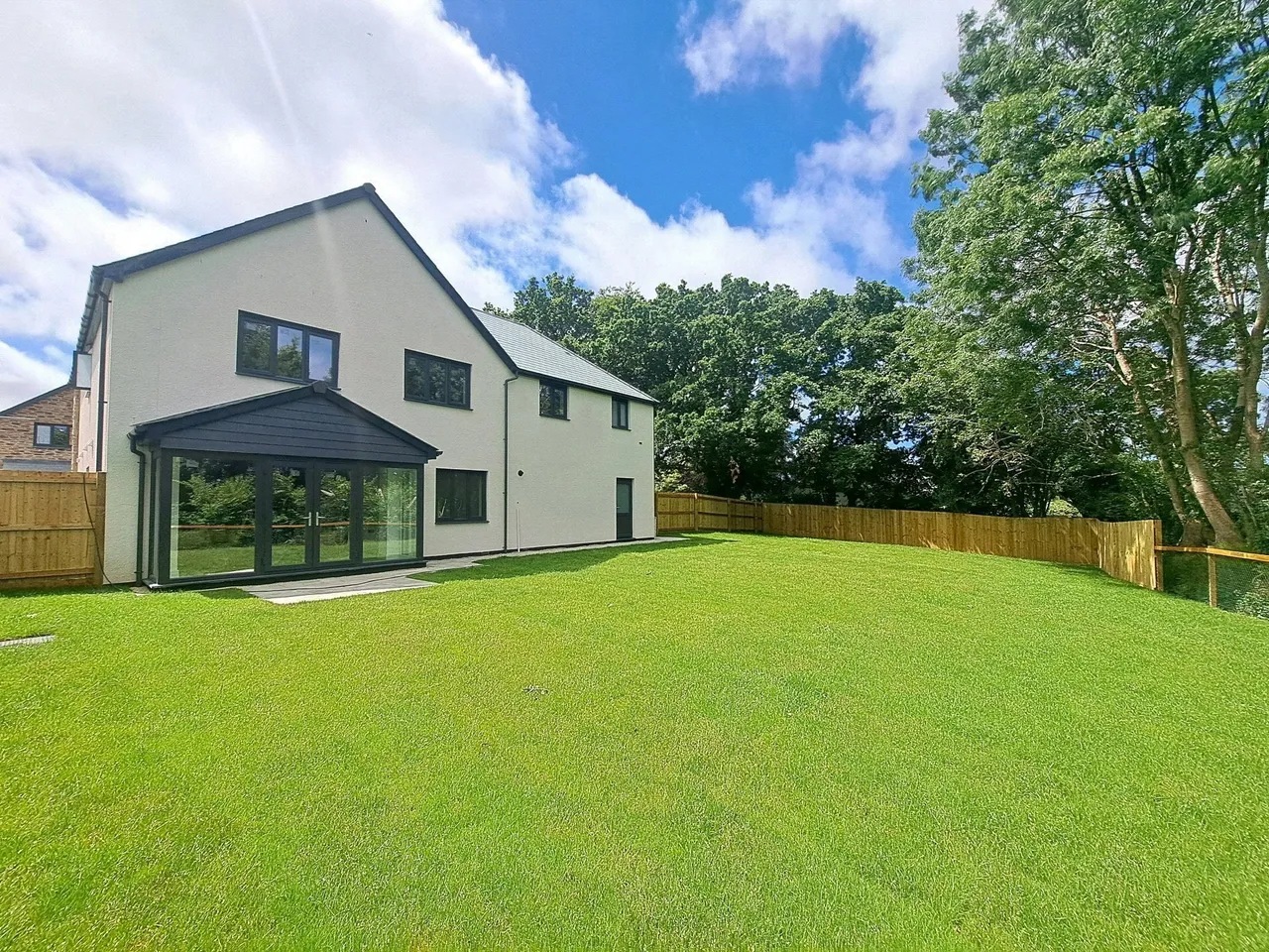 5 bed property for sale — Cherry Tree Close, Tavistock, Devon, PL19