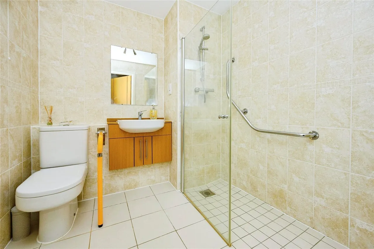High Street North, Dunstable, Bedfordshire, LU6, photo 8
