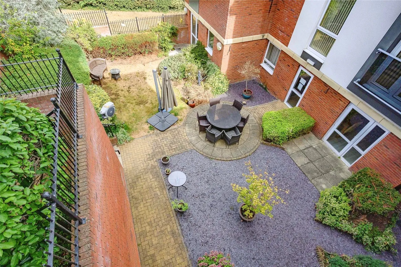 High Street North, Dunstable, Bedfordshire, LU6, photo 11