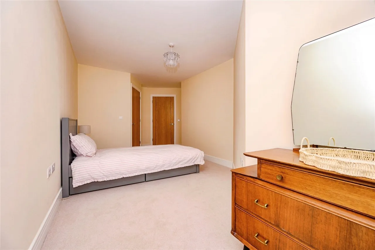 High Street North, Dunstable, Bedfordshire, LU6, photo 6