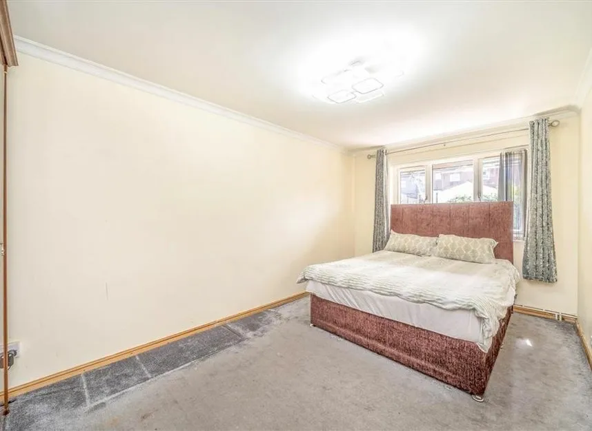 Woolwich Road, Charlton, SE7, photo 5