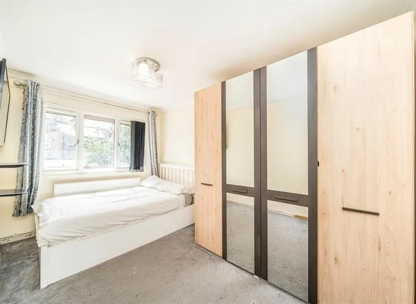 Woolwich Road, Charlton, SE7, photo 4