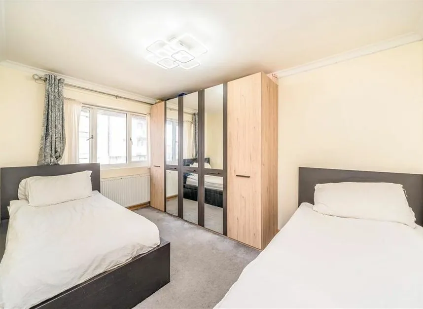 Woolwich Road, Charlton, SE7, photo 7