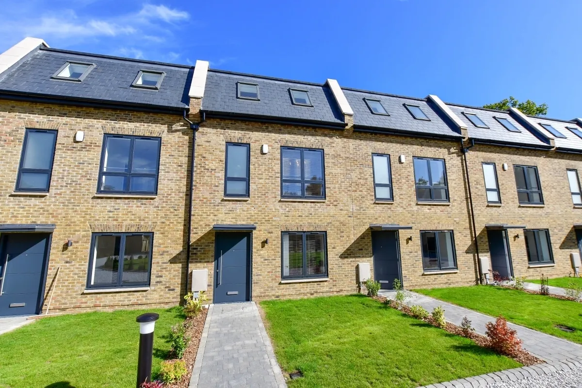 4 bed house to rent — Fawkham Manor Manor Lane DA3