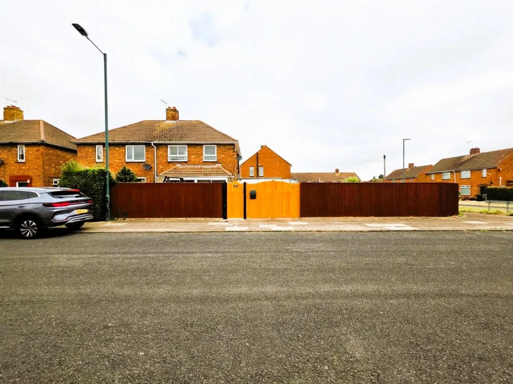 Pershore Avenue, Grimsby, DN34, photo 2