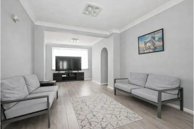 Bramblewood Close, Carshalton, photo 2