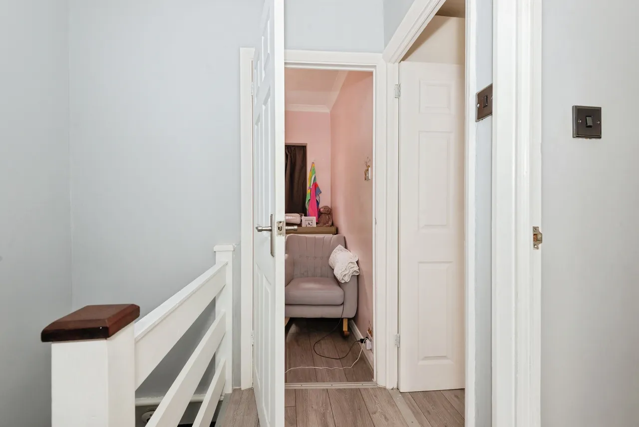 Bramblewood Close, Carshalton, photo 10