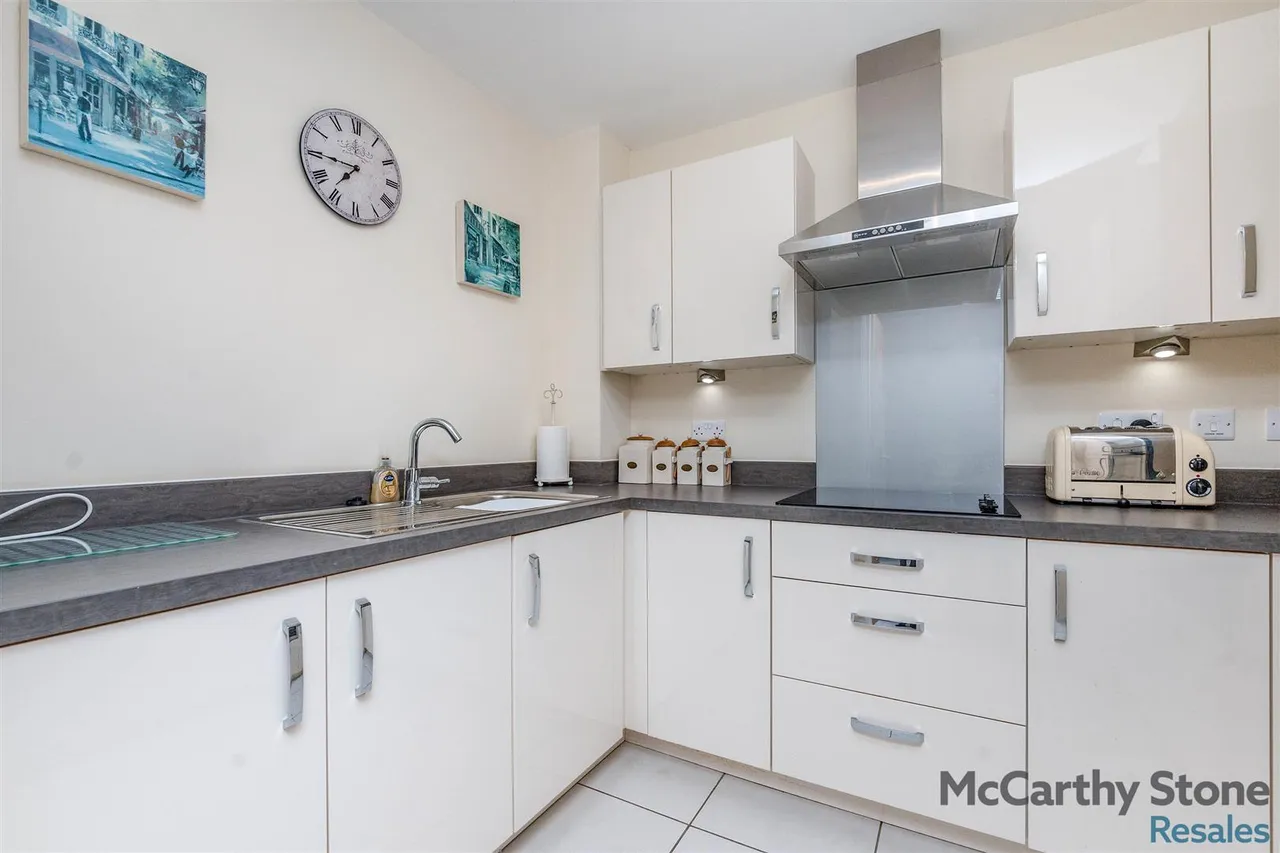 Springfield Close, Stratford-Upon-Avon, CV37, photo 6