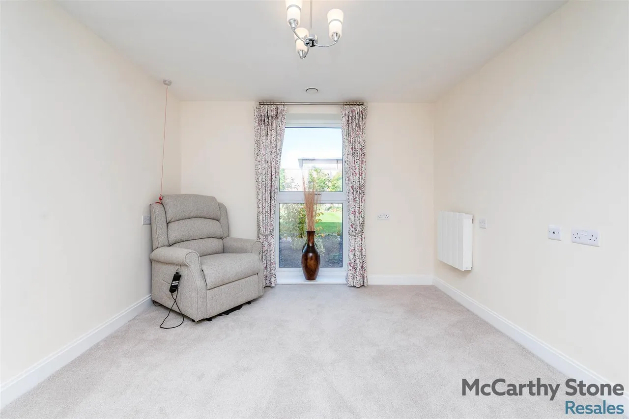 Springfield Close, Stratford-Upon-Avon, CV37, photo 8