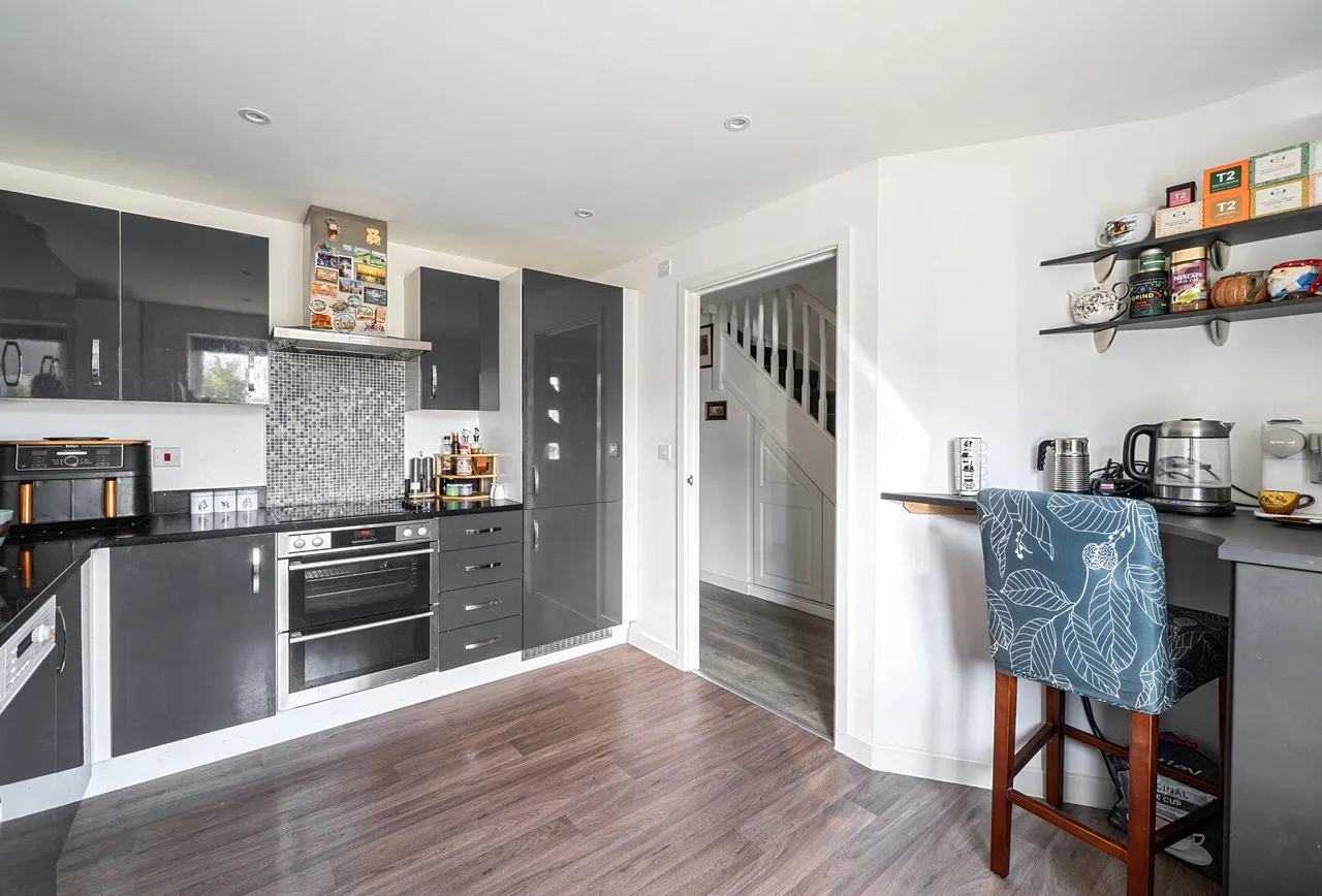 College Drive, Cheltenham, GL51 8NY, photo 2