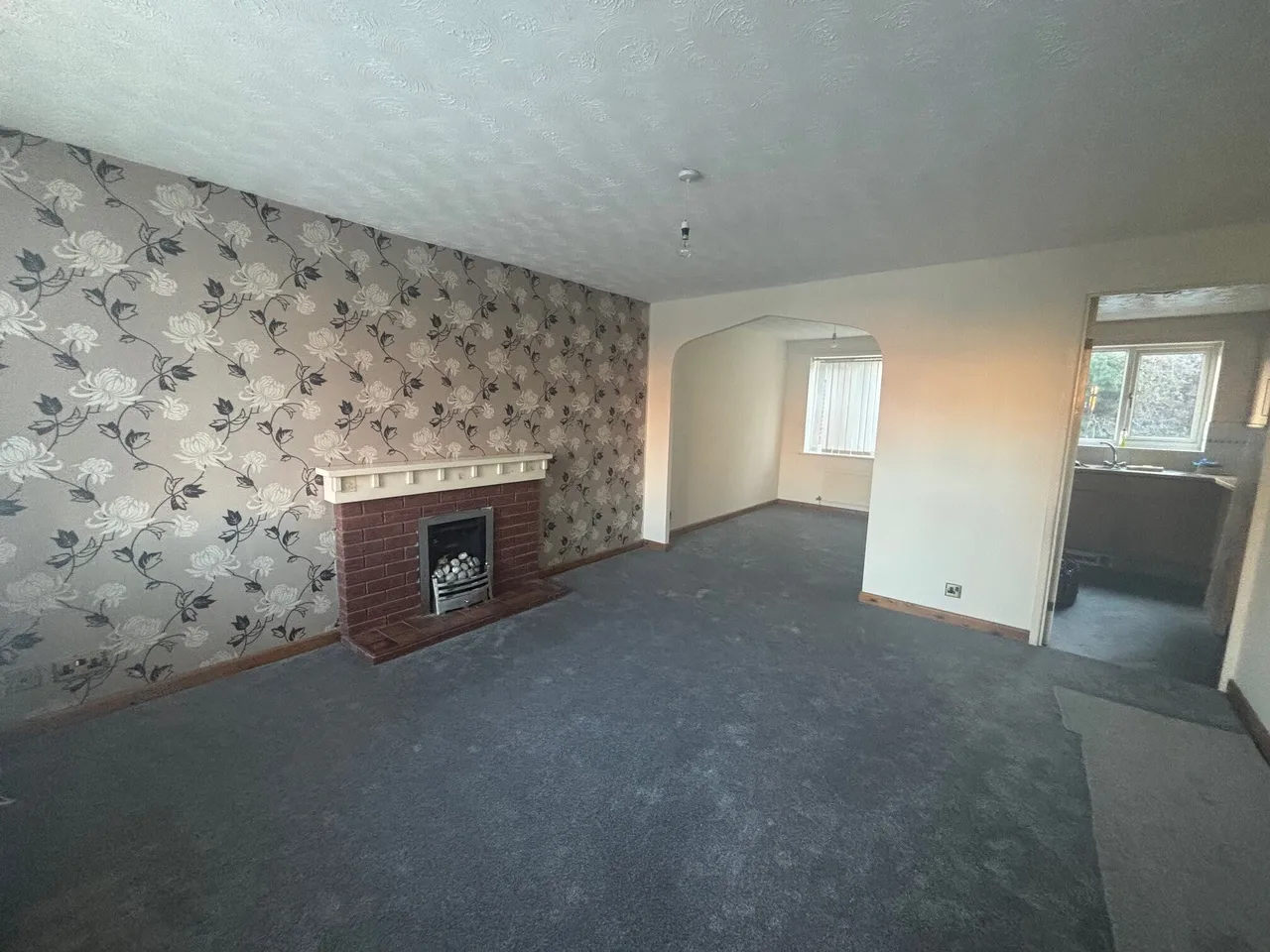 Derwent Close, WV13, photo 2