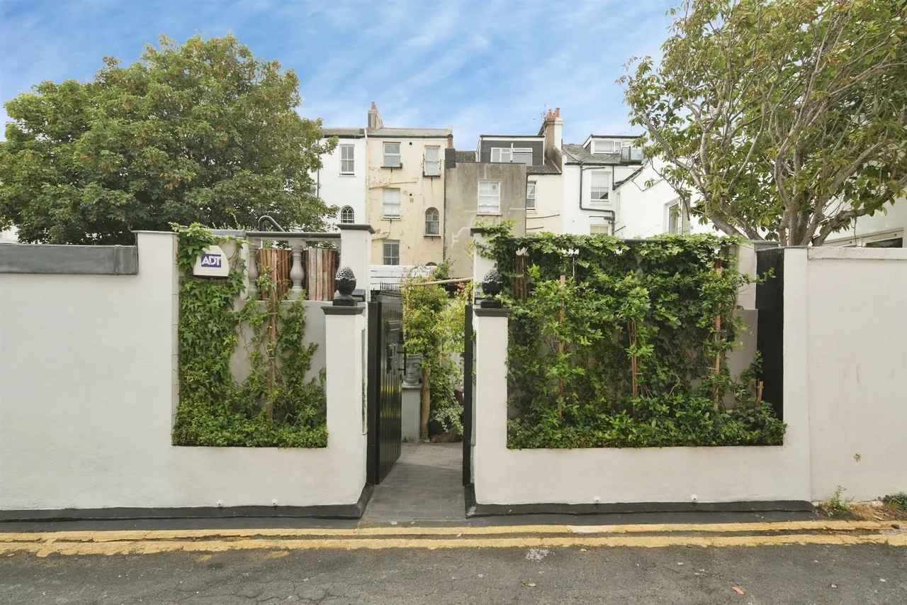 Crescent Place, Brighton, photo 4
