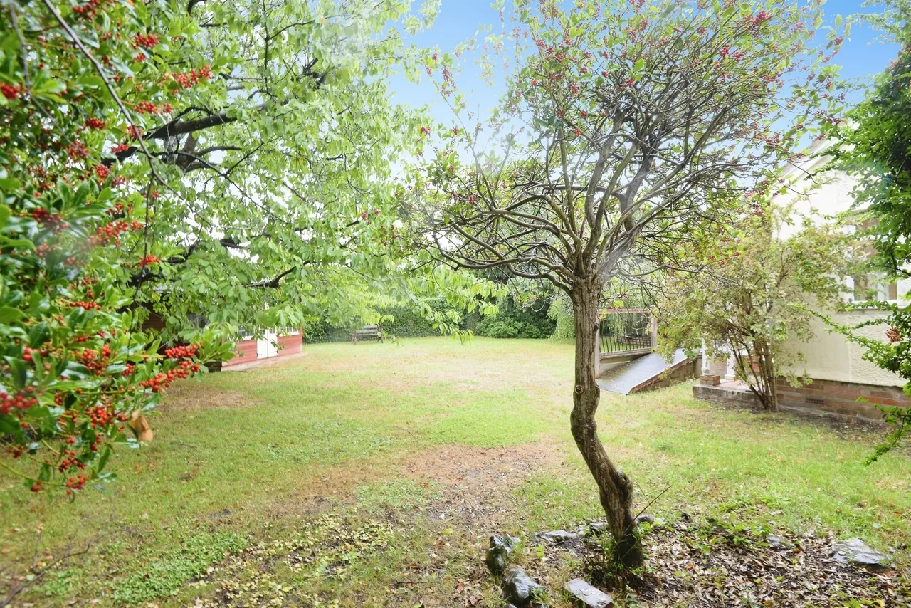 4 bed house for sale — The Crescent, High Wycombe