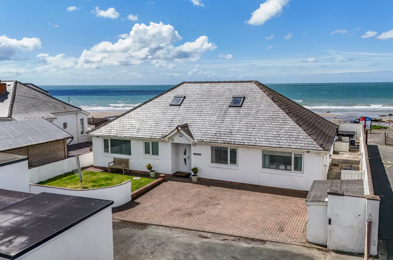 4 bed house for sale, Sandilands Road, Tywyn