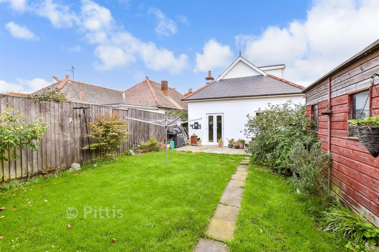 Victoria Road, Sandown, PO36, photo 13