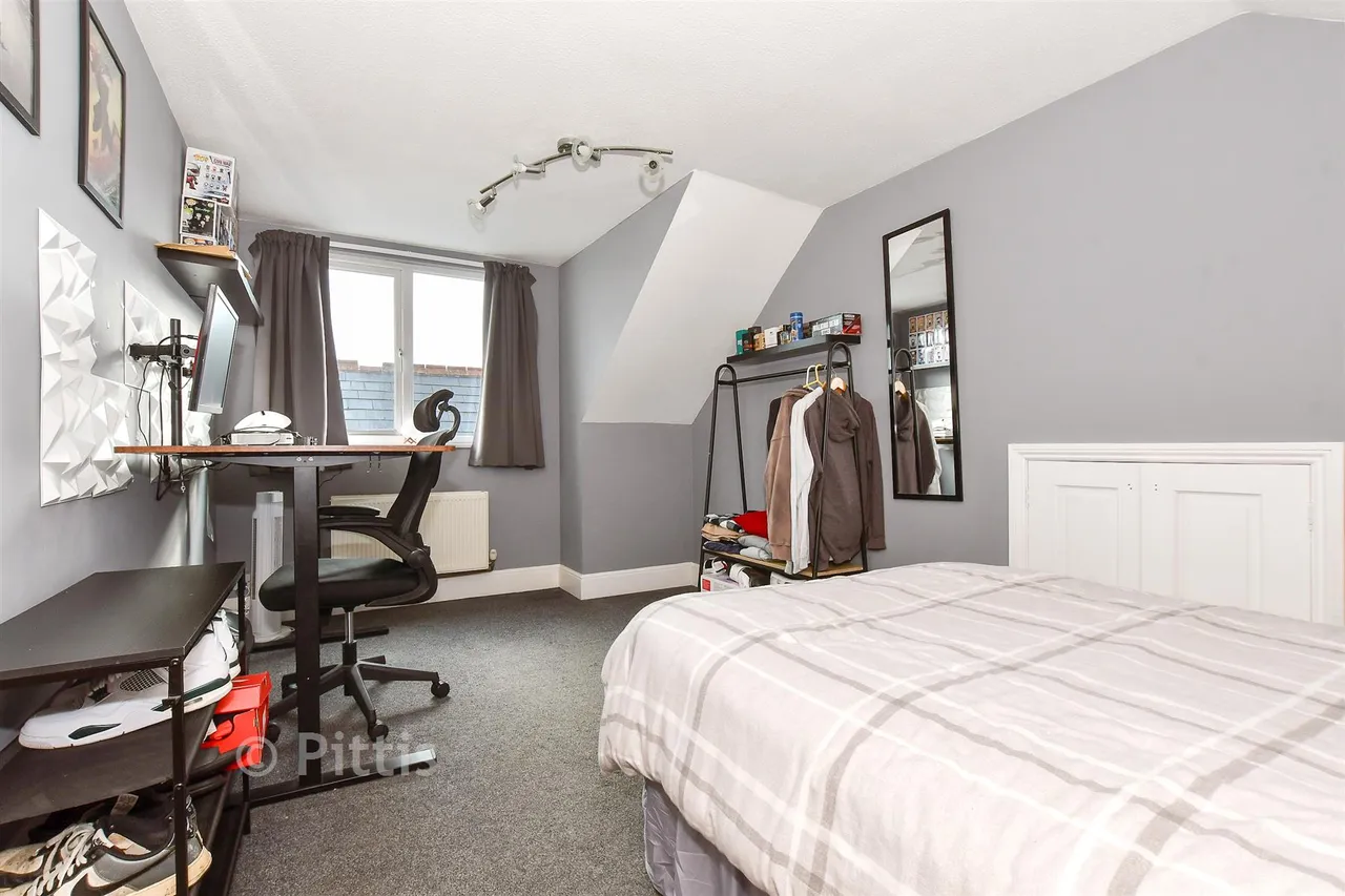 Victoria Road, Sandown, PO36, photo 8