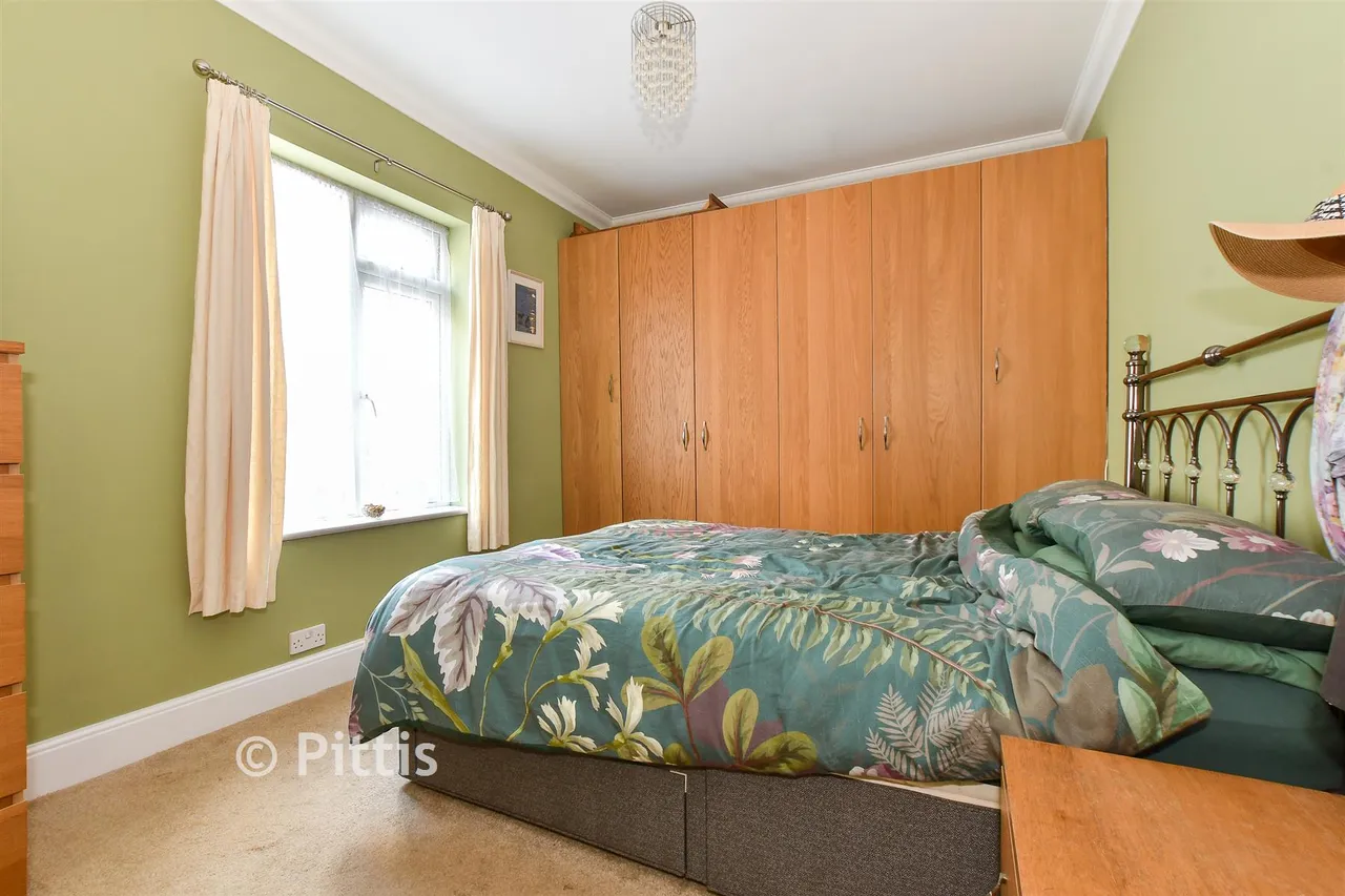 Victoria Road, Sandown, PO36, photo 7
