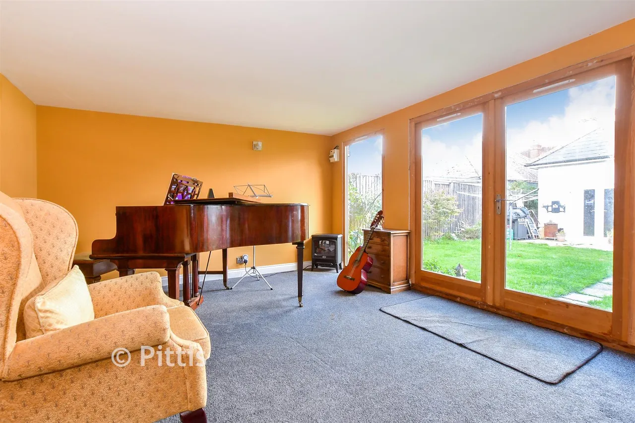 Victoria Road, Sandown, PO36, photo 14