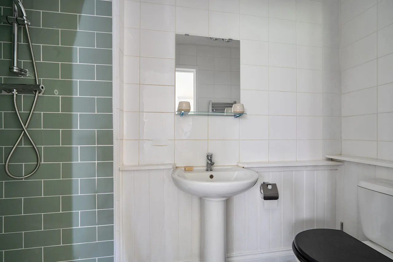 Coombeswell Pottery Farnham Lane, Haslemere, GU27, photo 15