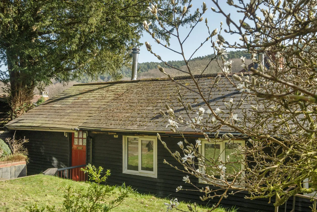 1 bed house to rent, Coombeswell Pottery Farnham Lane, Haslemere, GU27