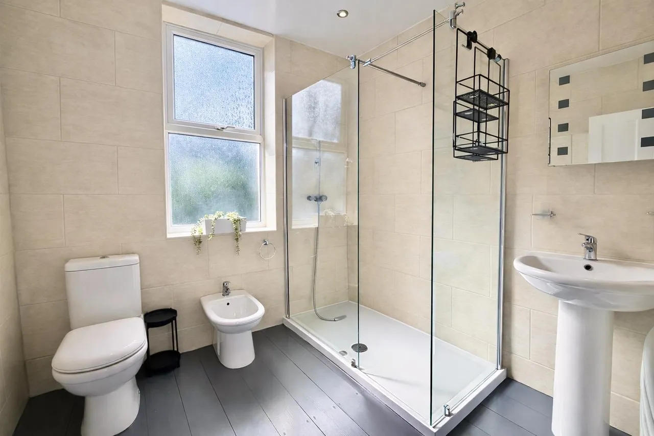 Doveston Road, Sale, M33, photo 28