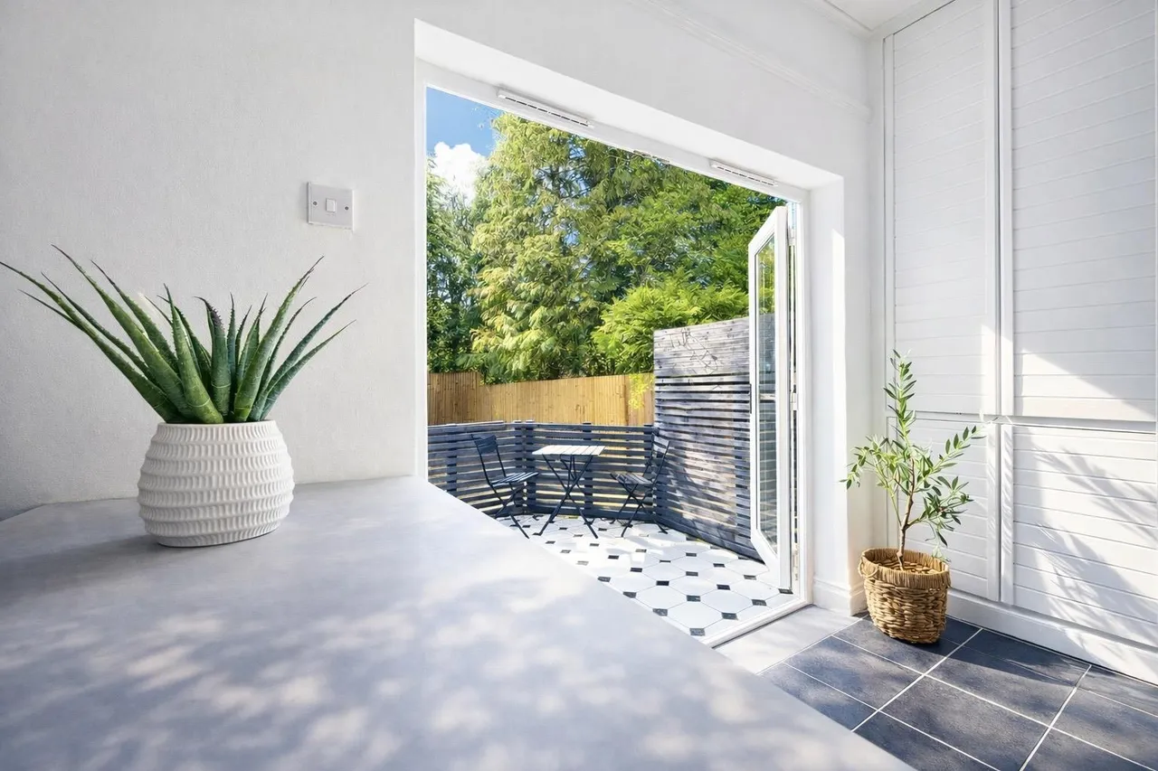 Doveston Road, Sale, M33, photo 14