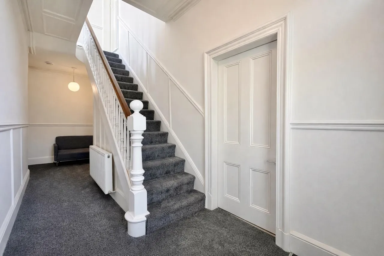 Doveston Road, Sale, M33, photo 3
