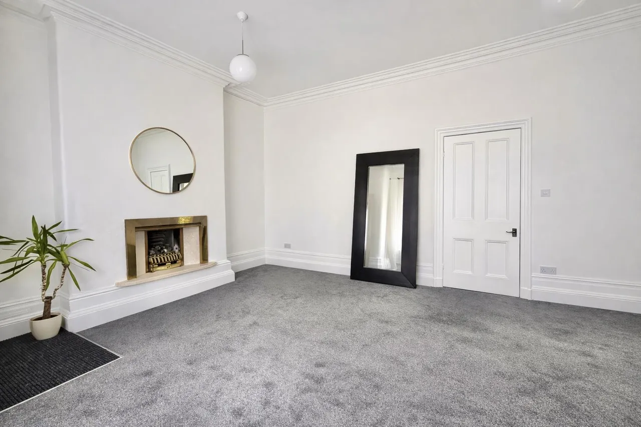 Doveston Road, Sale, M33, photo 6