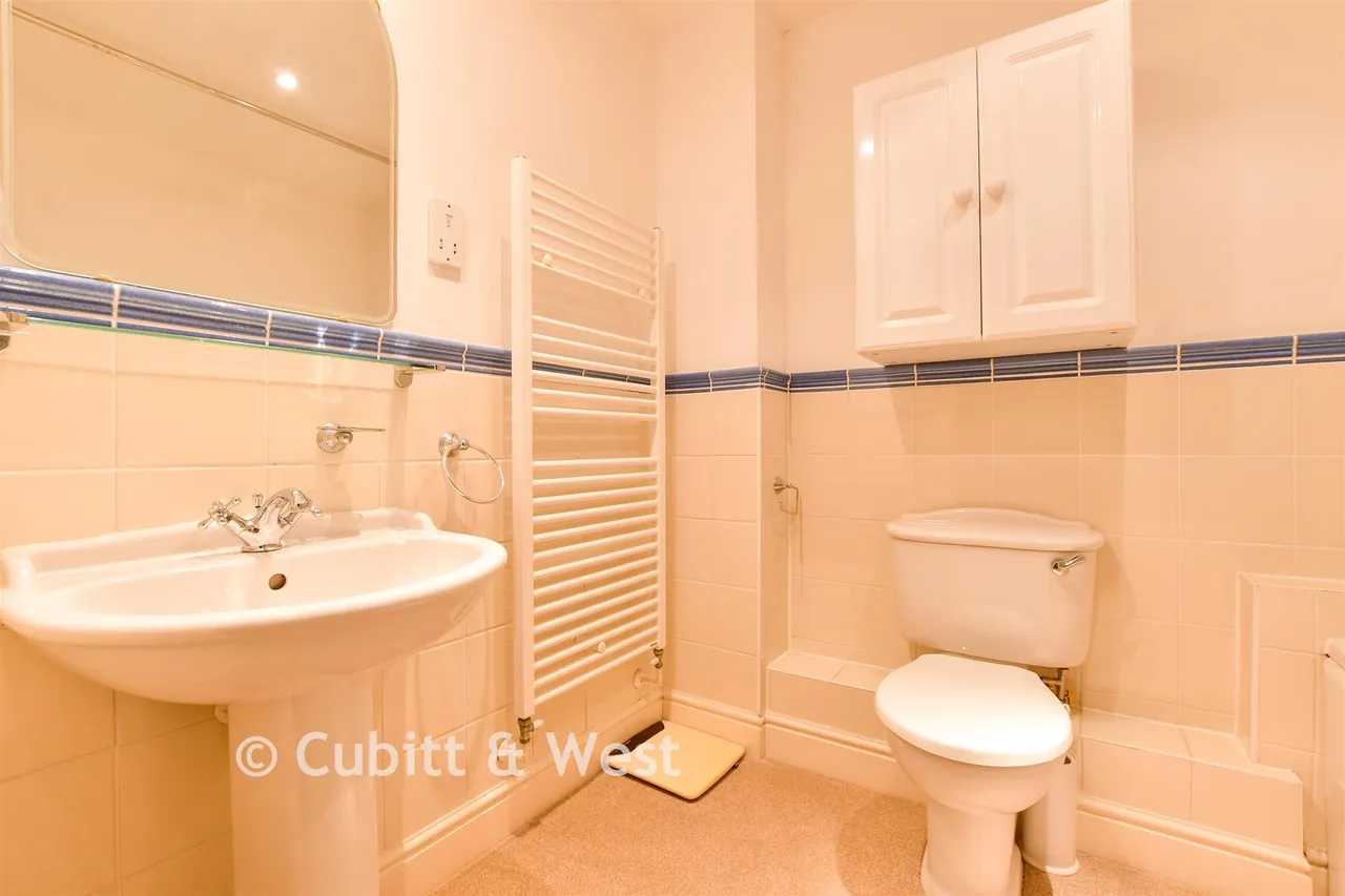 Potters Place, Horsham, RH12, photo 9
