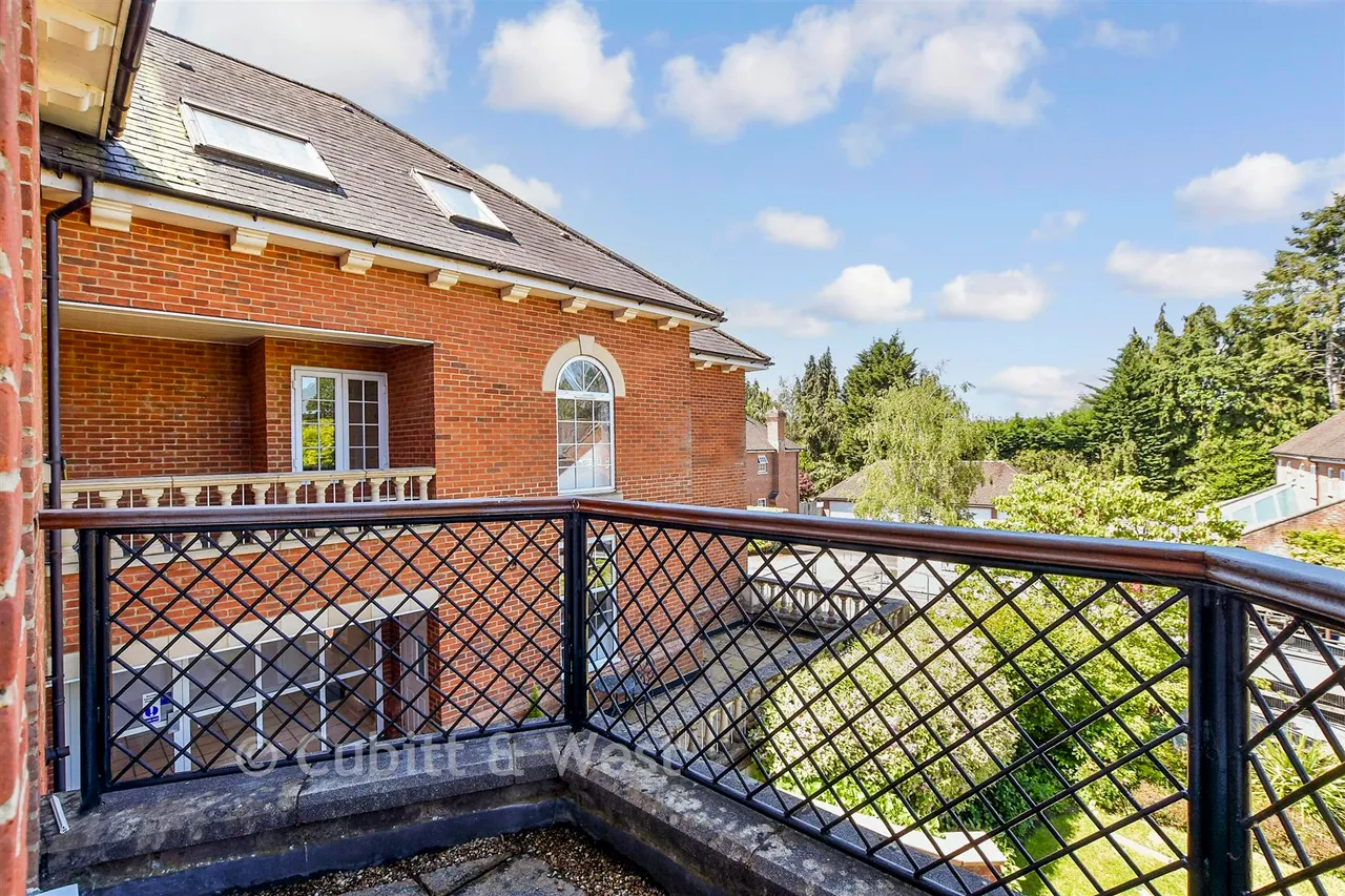 Potters Place, Horsham, RH12, photo 11