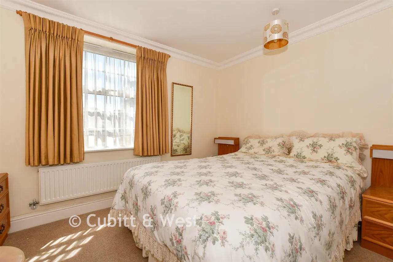 Potters Place, Horsham, RH12, photo 6