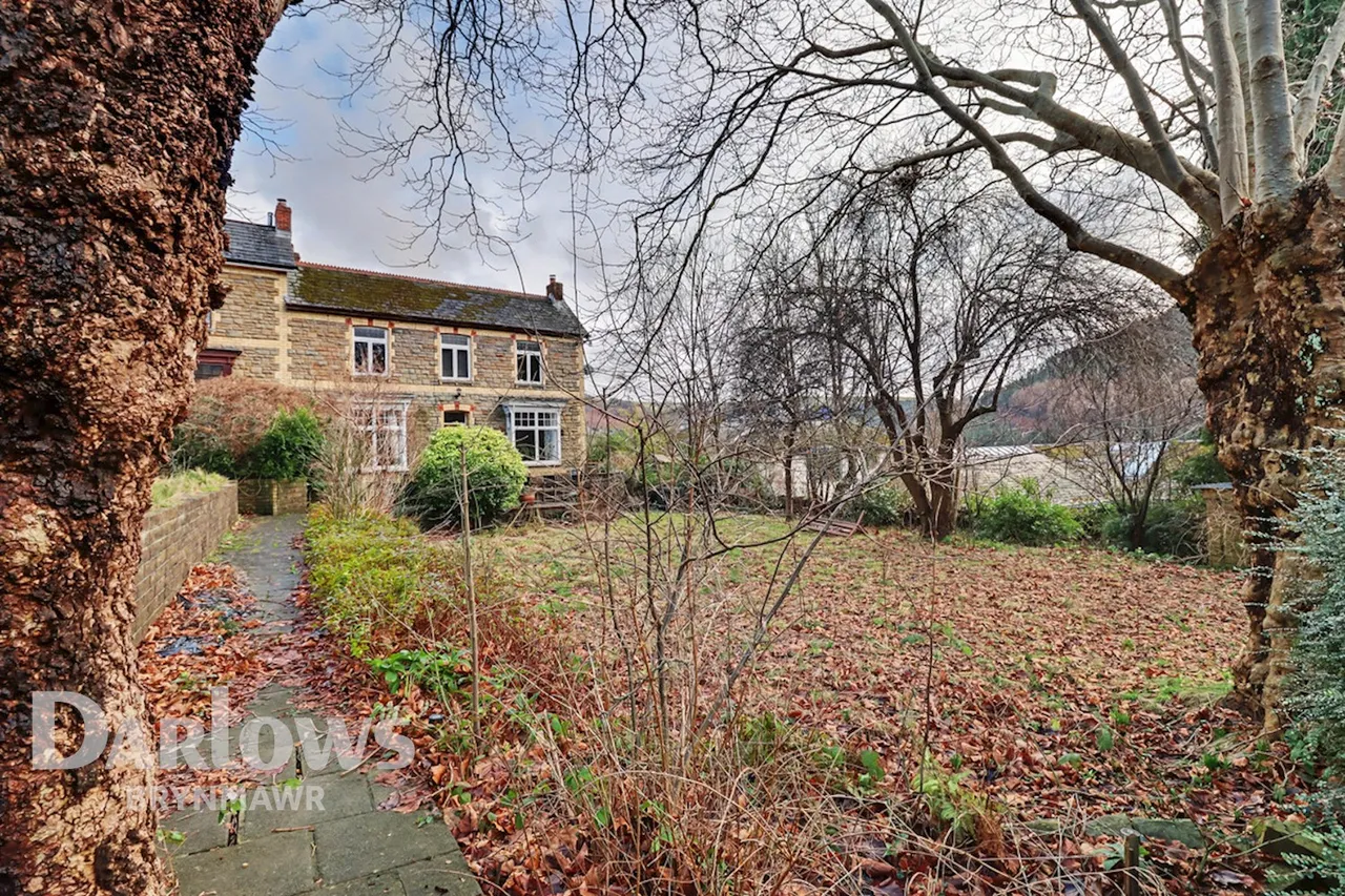 4 bed house for sale, Diamond Jubilee Terrace, Abertillery