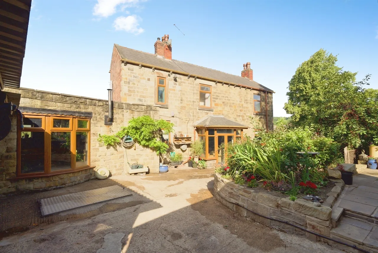 3 bed house for sale — Thicket Lane, Worsbrough, Barnsley