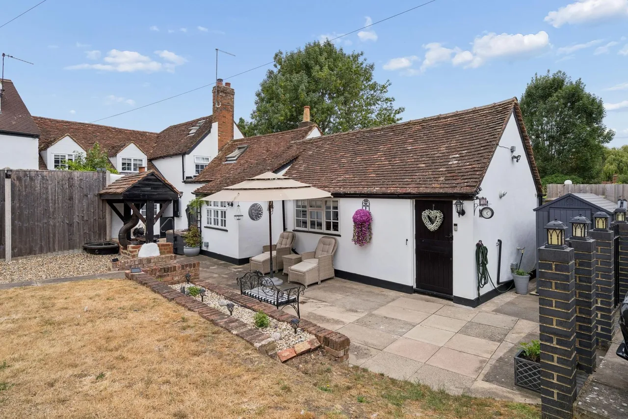 High Street, London Colney, AL2, photo 22