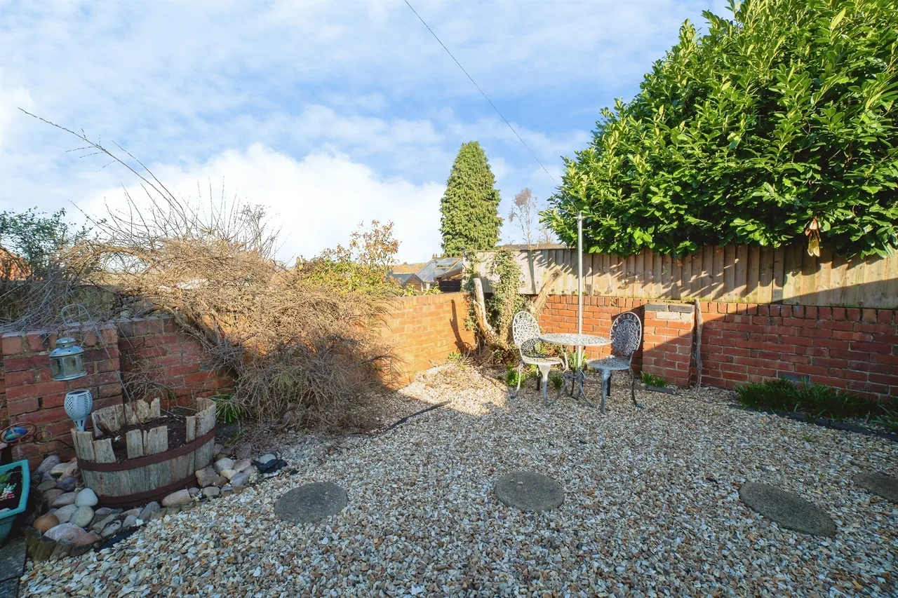Priory Road, Alfreton, DE55, photo 17