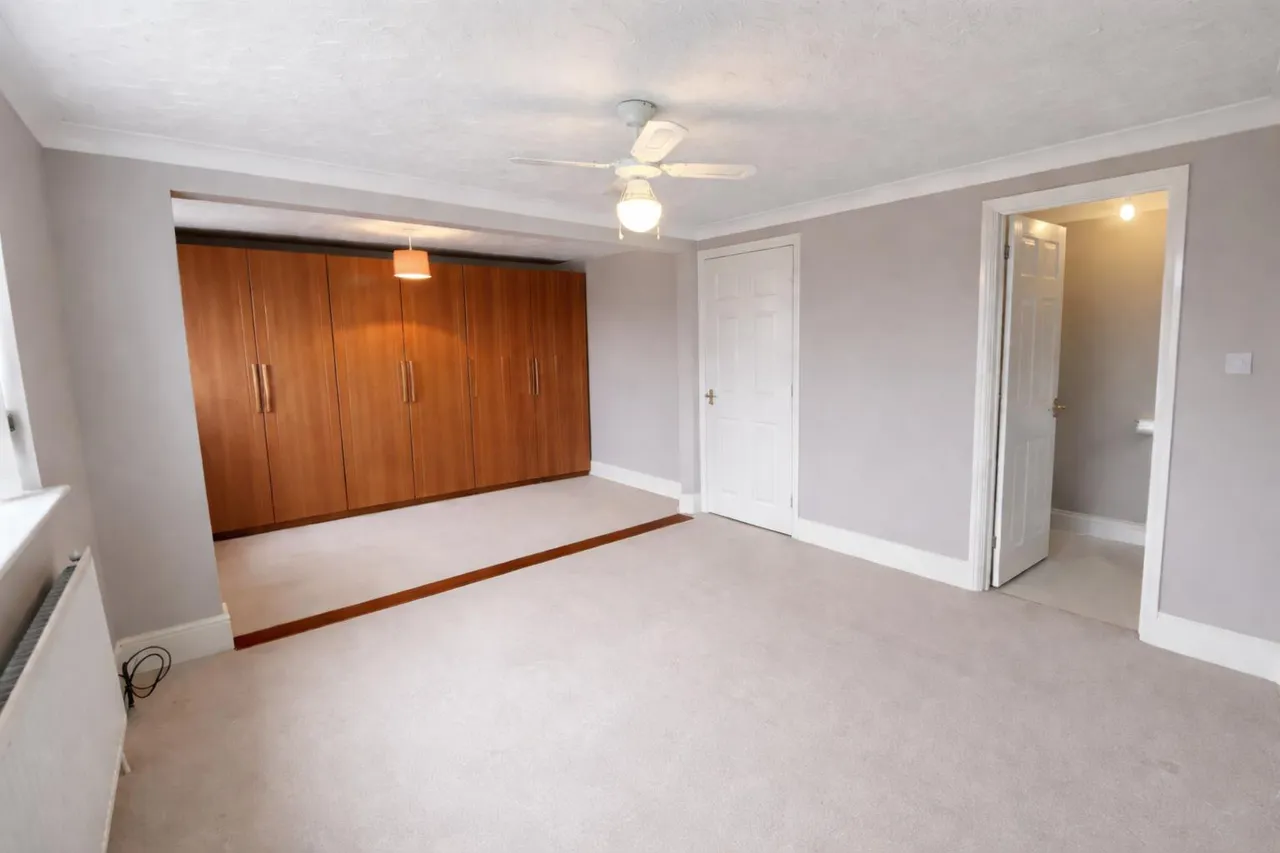Kitchener Close, Lakenheath, photo 7