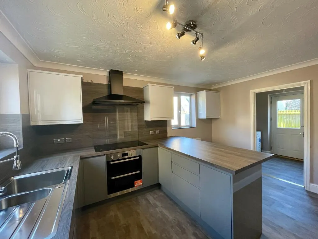 Kitchener Close, Lakenheath, photo 4