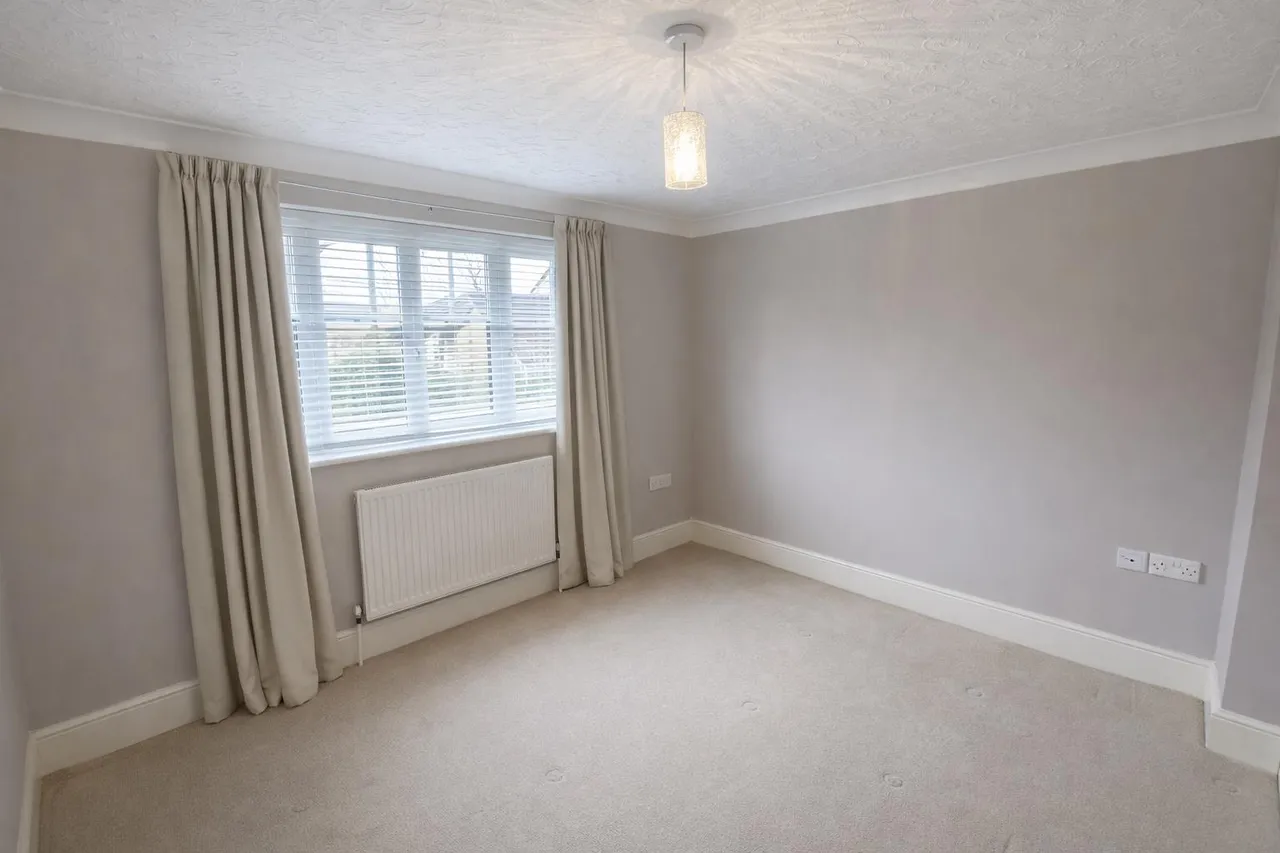 Kitchener Close, Lakenheath, photo 9