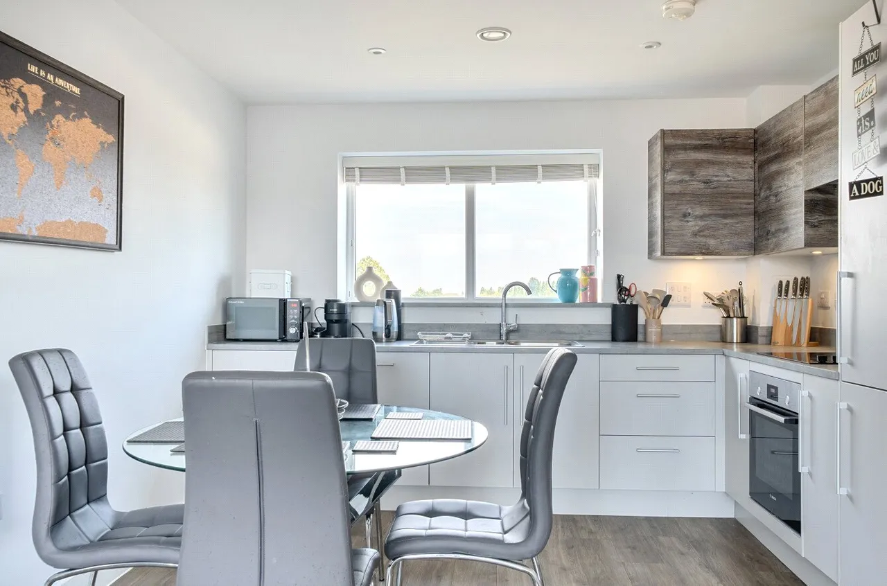 Aspect Place, Hersham, KT12, photo 16